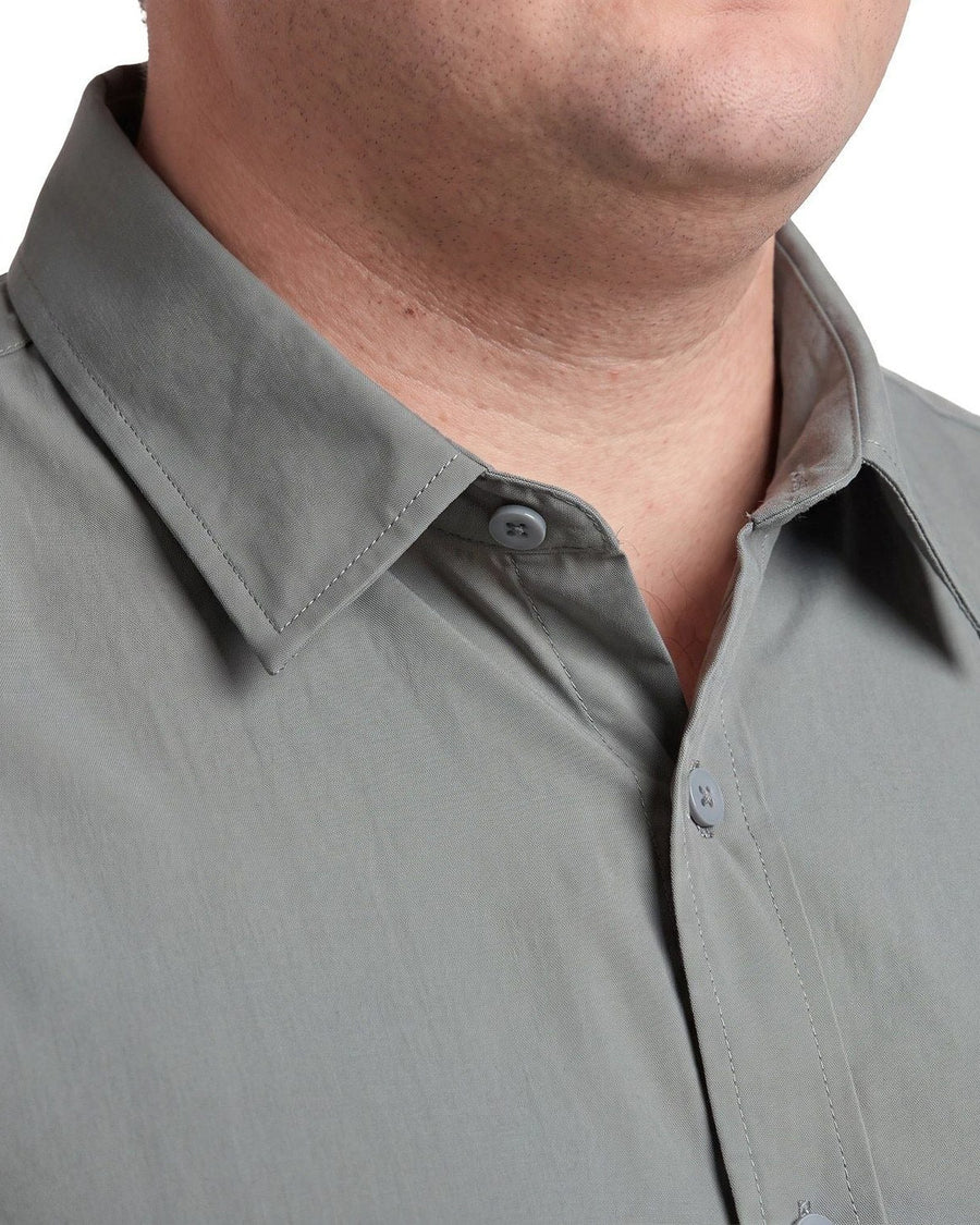 Camisa Hombre Guayabera Lisa Gris Oscuro · foto 4